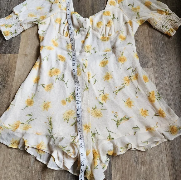 MISS SELFRIDGE FLORAL ROMPER - Picture 4 of 12